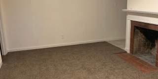 2 bedroom house in Midtown accross the street from Denton Park! Gallery 5