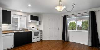 Monroe End Unit Townhome Unit A Gallery 14