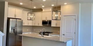 Room in 4 Bedroom Home at Statesville Ave Gallery 11