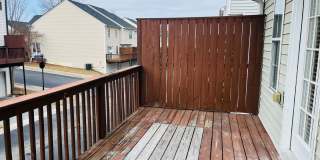 End unit 3 story townhome! Great location, large deck, swimming/tennis/playground, large rooms, must see! Gallery 41