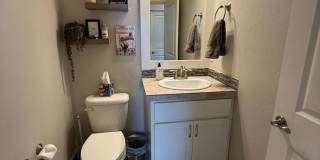 Beautiful 3 Bed/2.5 Bath Home in SE Bend - Ruby Peak Lane Gallery 11