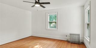 54 Sanford St B (Upper) Gallery 16