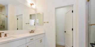 New Luxury Townhome with 2-Car Garage | Minutes to Downtown Redwood City & Tech Campuses New Luxury Townhome with 2-Car Garage | Minutes to Downtown Redwood City & Tech Campuses Gallery 17