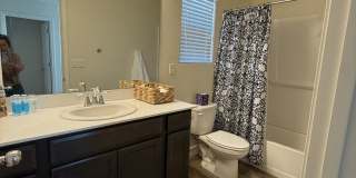 Beautifully appointed nearly new home Gallery 15