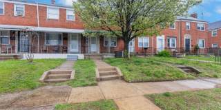Charming 3BR Townhome in Middle River Gallery 1
