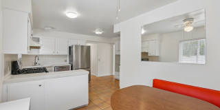 3Bd/2ba Home w/parking in Santa Monica Gallery 3