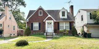 Cute Cape Cod in Wellington/Highlands neighborhood Gallery 1