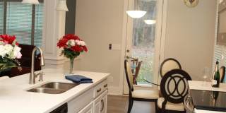 Room in 8 Bedroom Home at Grace Ln Gallery 4