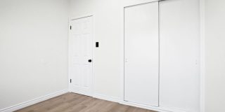 44715 Gingham Avenue Gallery 15