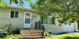 Home with Tons of Space!! Gallery 1