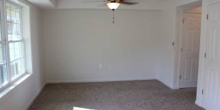 One Bedroom Garden Apartment Gallery 8