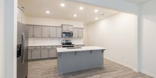 BEAUTIFUL Paired Home 3 br 2.5 ba with 2 car garage minutes from I-77 and I-40 - AUGUST MOVE IN Gallery 8