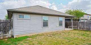 Modern 4-Bed Home with Open Layout in New Braunfels - Realtor Commission: $500 Gallery 40