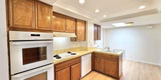 AVAILABLE NOW: BIG College Area Townhome 4bd/2.5ba HUGE garage, AC, pool, W/D Gallery 19
