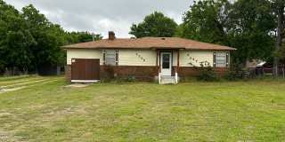 4 Bed, 2 Bath, 2 dInng, 2 Living Gallery 1