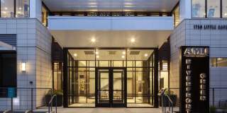 AMLI Riverfront Green Gallery 27