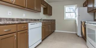 Large 3 Bedroom, 2 Bathroom - Pyramid Properties Gallery 1