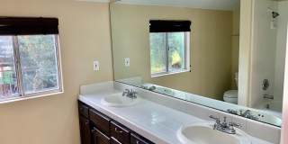 Beautifully Updated 4/2.5 near Woodward Park Gallery 17