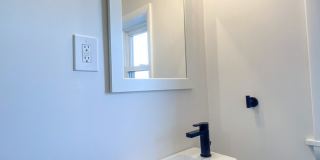 139-141 E Sycamore St Gallery 15