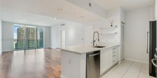 951 Brickell Ave Gallery 1