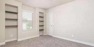 660 Community Dr Gallery 12