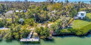 ALL THE CHARM! - Siesta Key 1+ acre on the Bay - 3 bed/ 2 bath pool home Gallery 71