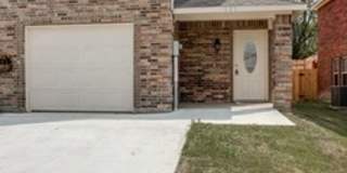 Spacious 2-Story Duplex With Private Fenced Yard Gallery 1
