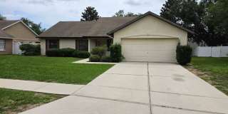 Spacious 4 Bdrm / 2 BA with 2 car garage Gallery 3