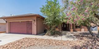 Spacious 4 Bedroom 2 Bath Home near Golf Course Gallery 1