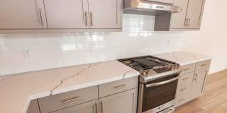 Upscale 2-BR Dual-Suite Condo in Downtown San Jose Gallery 10