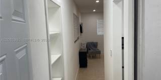 320 NE 160th St Gallery 7