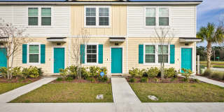 2-Bedroom Townhome for Rent with Private En-Suite Baths & Screened Porch Gallery 1