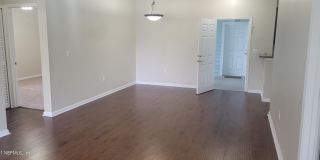 8215 GREEN PARROT Road Gallery 8