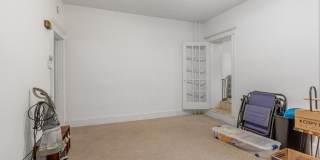 218 GRAPE Street Gallery 8