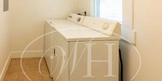 Great 2 Bedroom with Classic Finishes Gallery 25