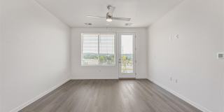 Like New Condo in Victory Ridge Gallery 10