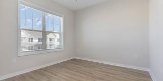 Middle Sound West Apartments Gallery 73