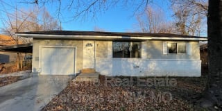 1742 N Oak Grove Ave Gallery 1