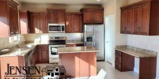 Red Mountain Vista Town Home-$500 Move-in Special Gallery 14