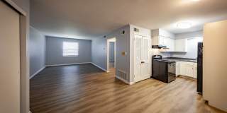 Williamsburg Square Gallery 2