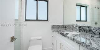 1621 S Treasure Dr Gallery 26