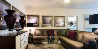 Pearl Greenway Gallery 32