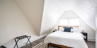 3Bdrm w/ Den  **FREE JULY RENT Gallery 30