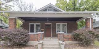 2 Bedroom House Just Steps From Downtown & Campus Gallery 1