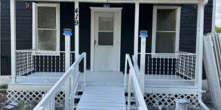 Charming 2 Bedroom 1 Bath Home for Rent Gallery 1