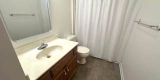 4 bedroom, 2 1/2 bath Gallery 17