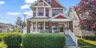 Renovated - 3 Bedroom Duplex Gallery 1