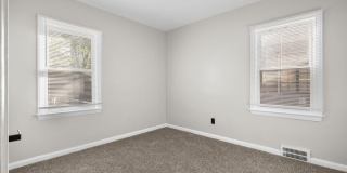 10042 Grayton Street Gallery 13