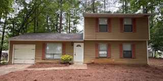 Beautiful 4BR/2BA home nestled in a quiet Ellenwood GA Gallery 1