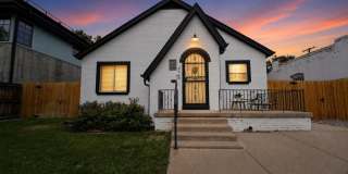 Spacious 4BR House in Denver Gallery 1